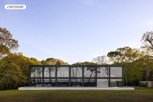 Building Photo - 32 Hedges Banks Dr