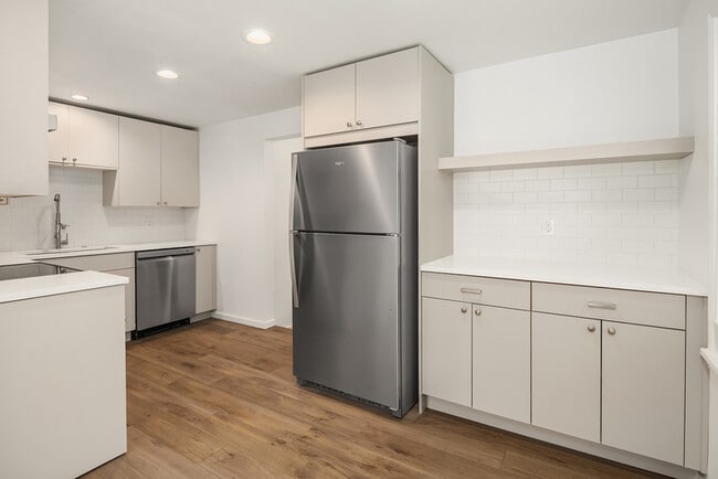 Building Photo - 4732 45th Ave S