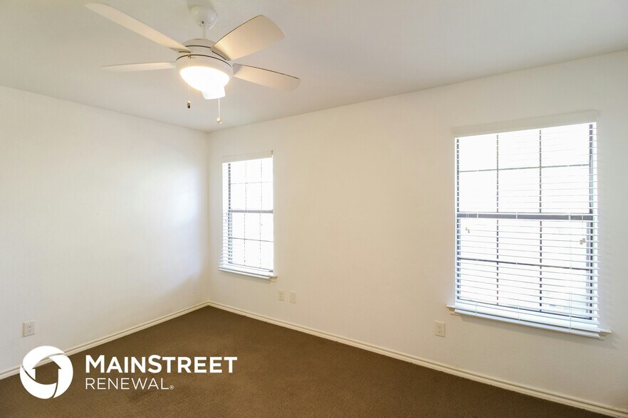 Building Photo - 10 Crooked Creek Ct