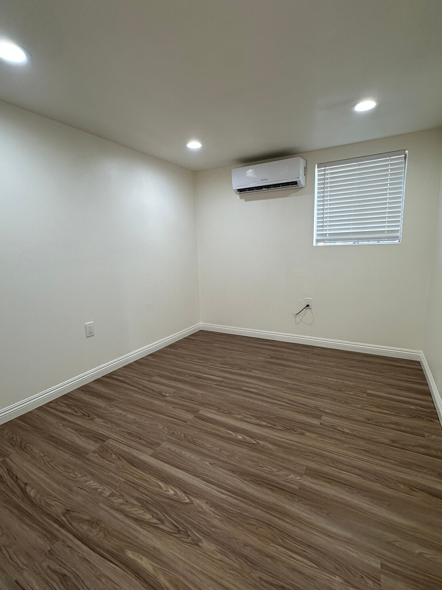 Building Photo - 9038 Newby Ave