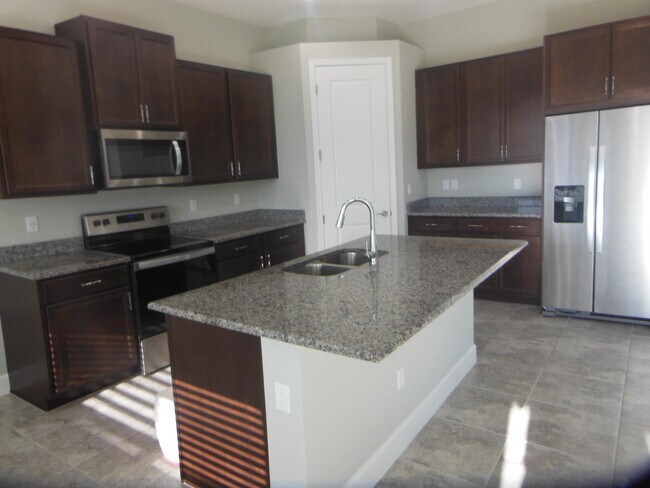 Building Photo - 5401 Pecan Dr