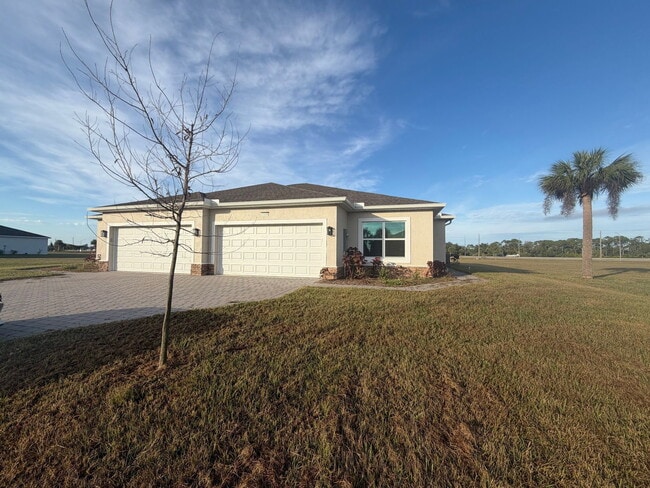 Building Photo - 16105 Badalona Dr