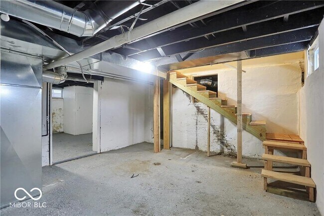 Building Photo - 942 Jefferson Ave