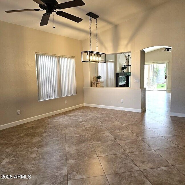 Building Photo - 10061 E Evans Dr