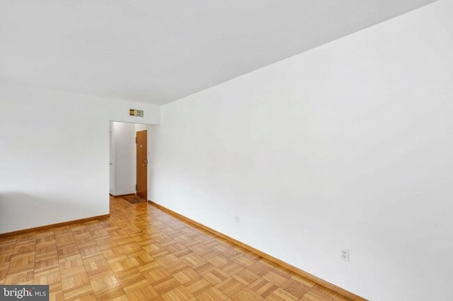 Building Photo - 4200 Cathedral Ave NW