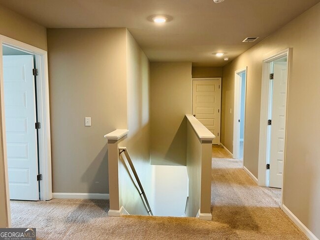 Building Photo - 19 White Spruce Wy