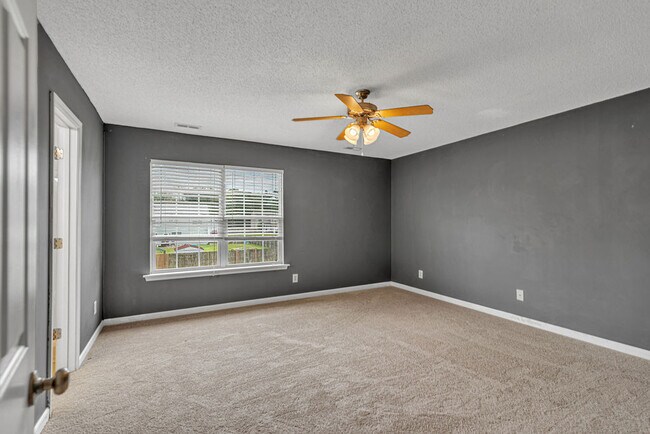 Building Photo - 106 Briar Hollow Dr