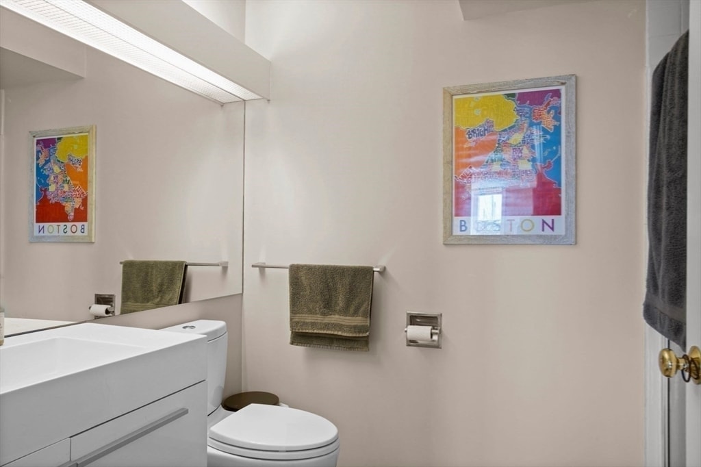 Building Photo - 5 Brigham St