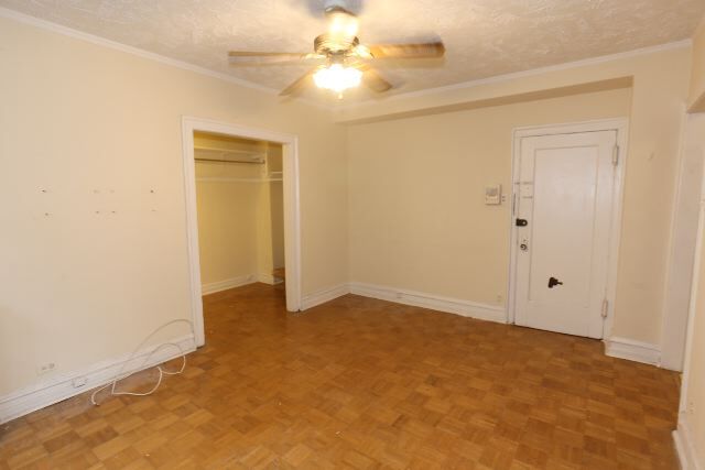 Building Photo - 653 W Belmont Ave
