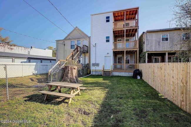 Building Photo - 449 2nd St