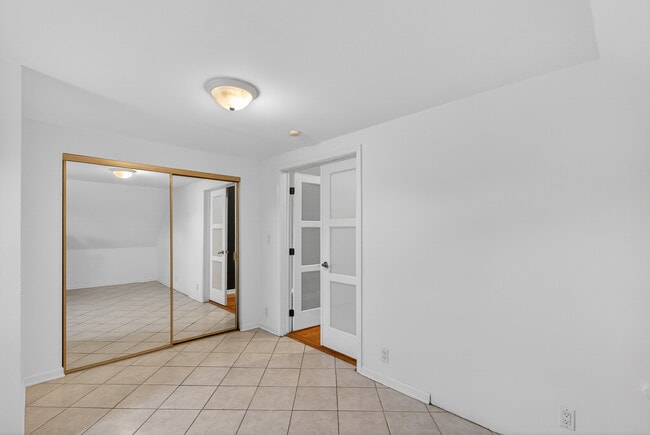 Building Photo - 1657 N Harding Ave