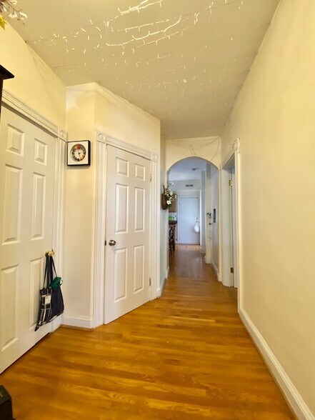 Building Photo - 6 Germania St