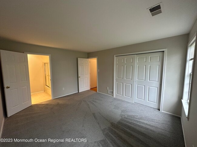 Building Photo - 143 Tanglewood Pl