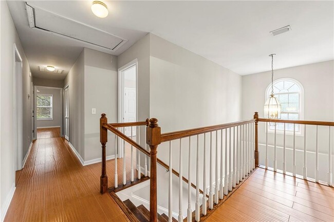 Building Photo - 580 Olde Lauren Ct