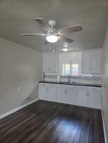 Building Photo - 553 Chatsworth Dr