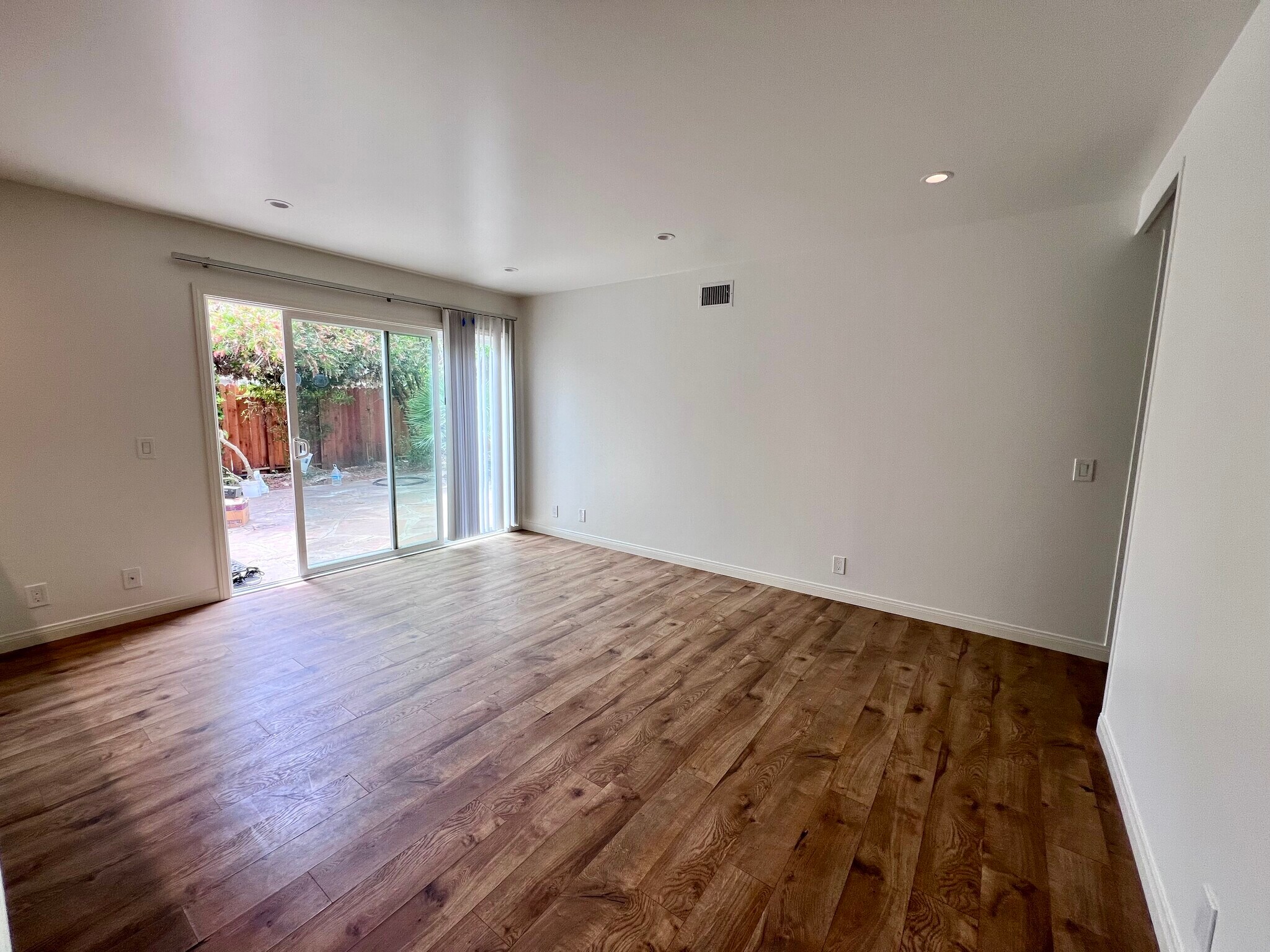 Building Photo - 1466 Las Positas Pl