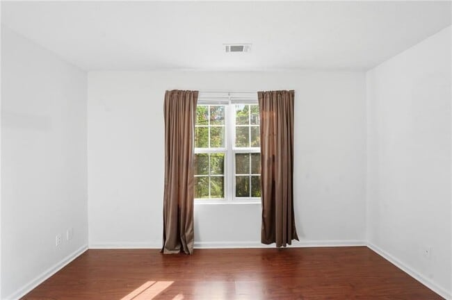 Building Photo - 575 Chandon Way