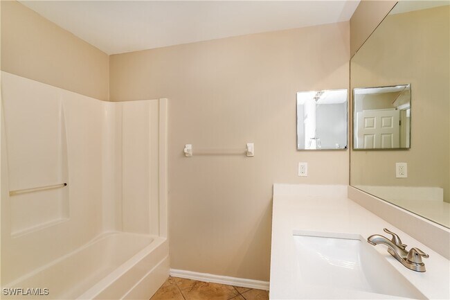 Building Photo - 2035 NE 8th Pl