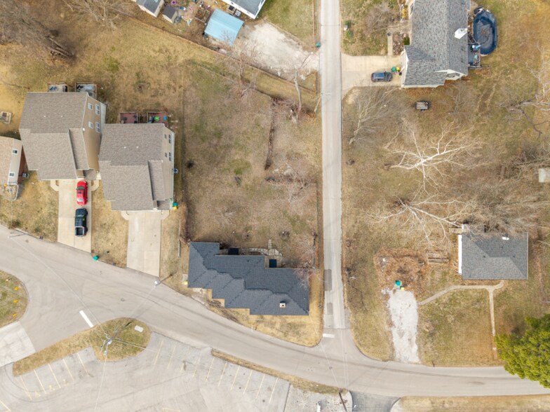 Building Photo - 601 Riverview Dr