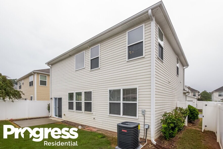Building Photo - 3959 Cutler Donahoe Way