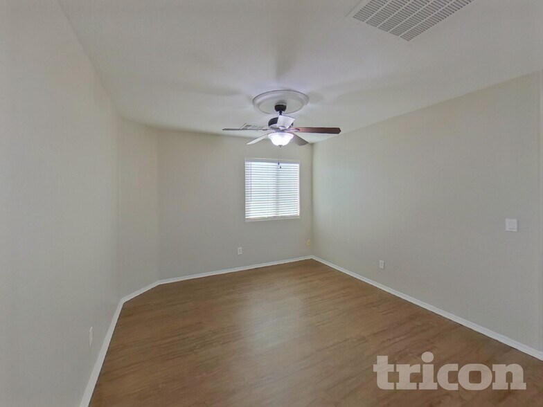 Building Photo - 21116 Alma Dr