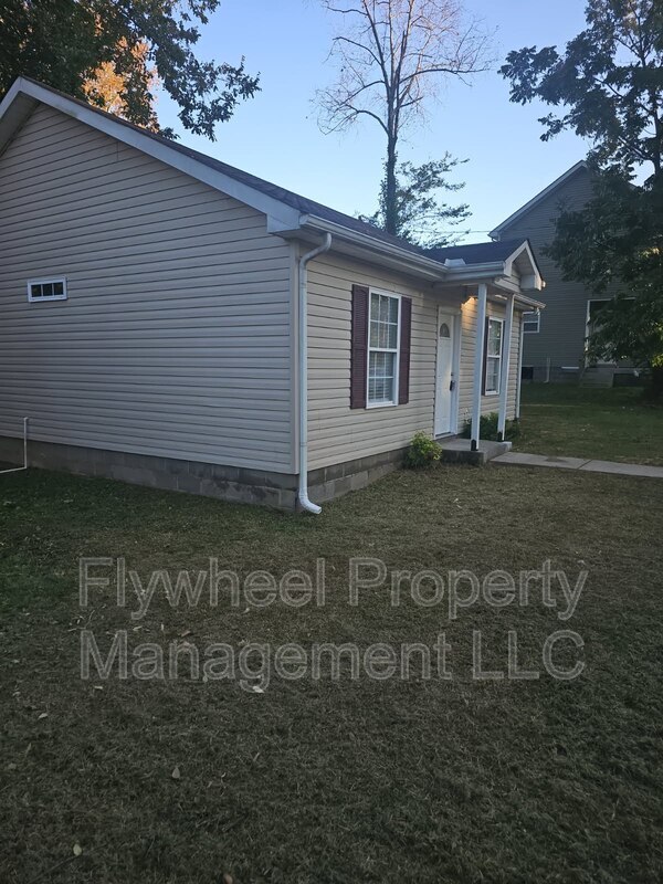 Building Photo - 2074 Leota St