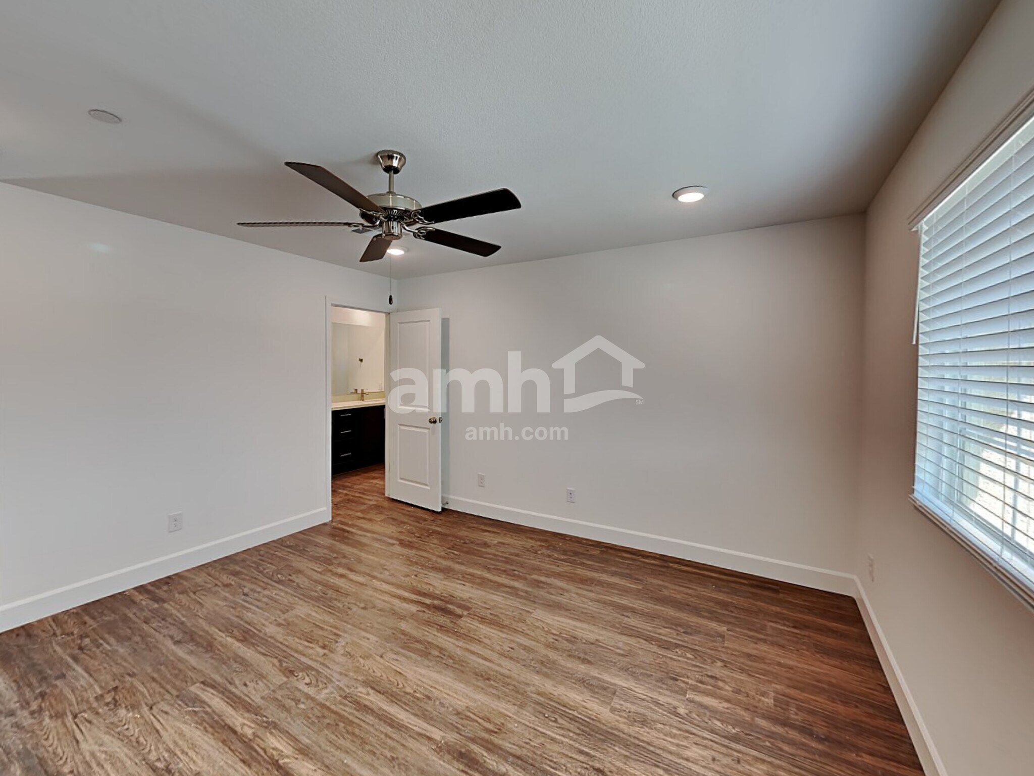 Building Photo - 3337 Blodwen St