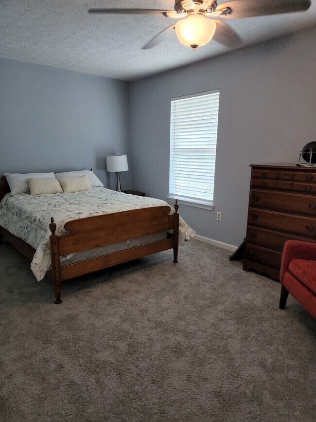 Front Bedroom - 507 Georgetowne Ct