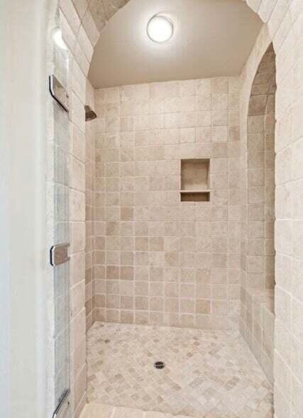 Building Photo - 4949 E Lincoln Dr