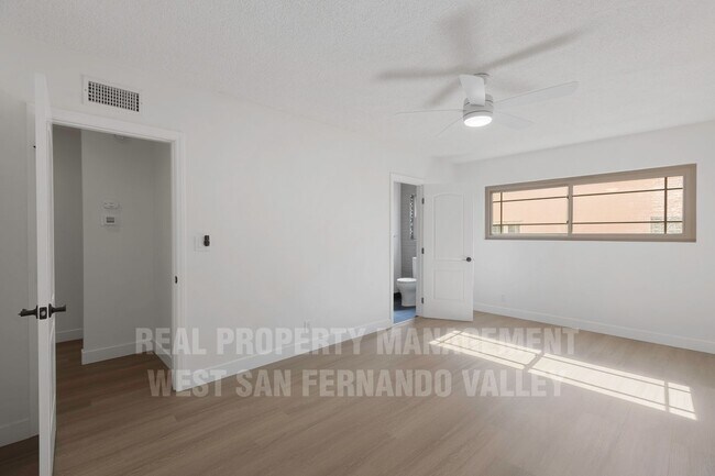 Building Photo - Stunning 3bd Home with Private Outdoor Oasis