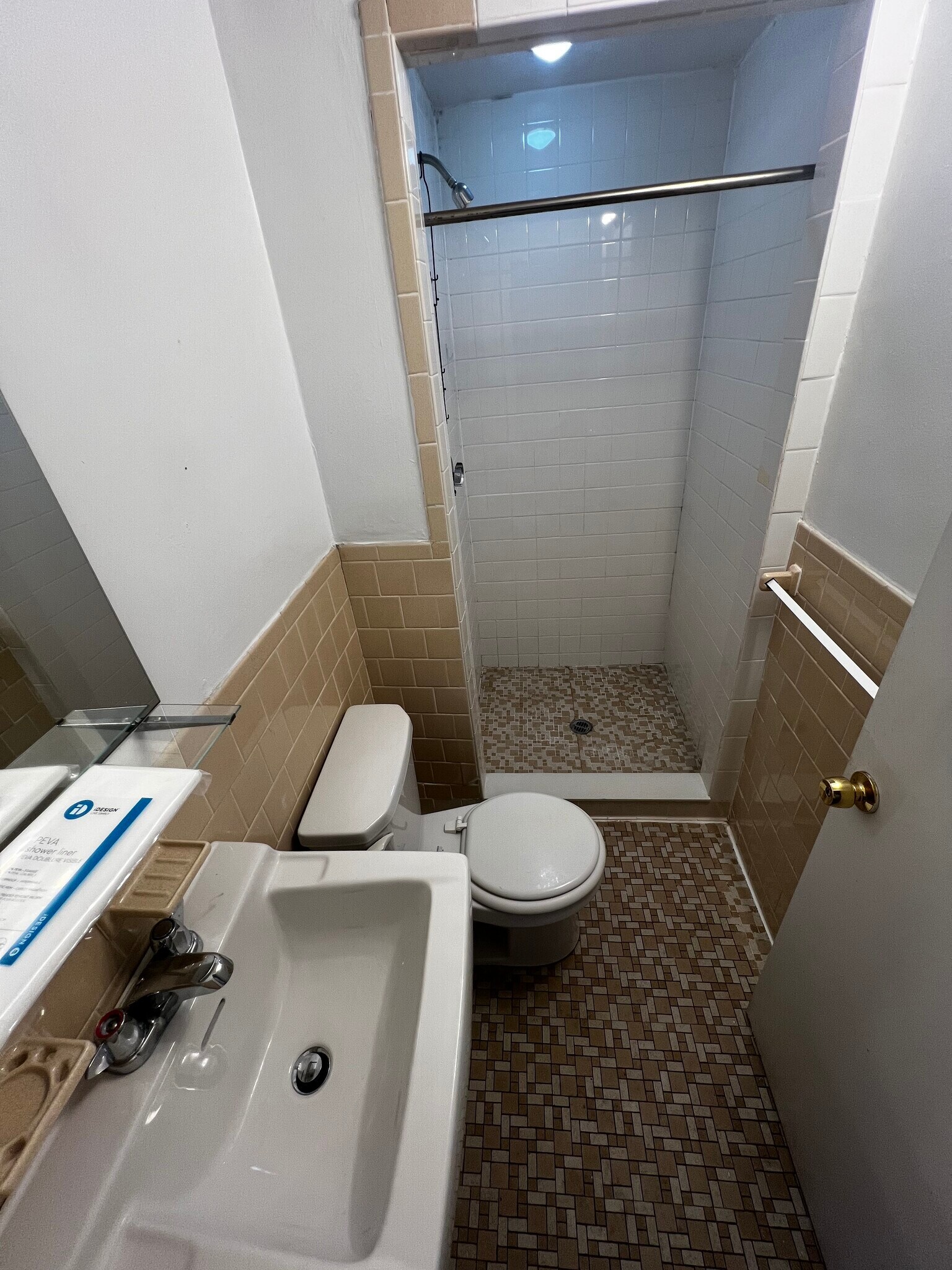 Building Photo - 19 Lancaster Ter