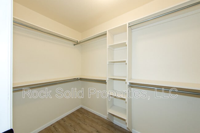 Building Photo - 9902 Cherry Wood Ln