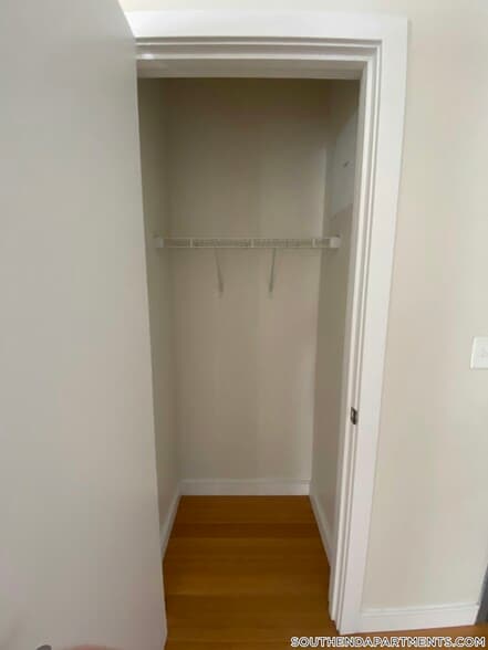 Building Photo - 601 Albany St