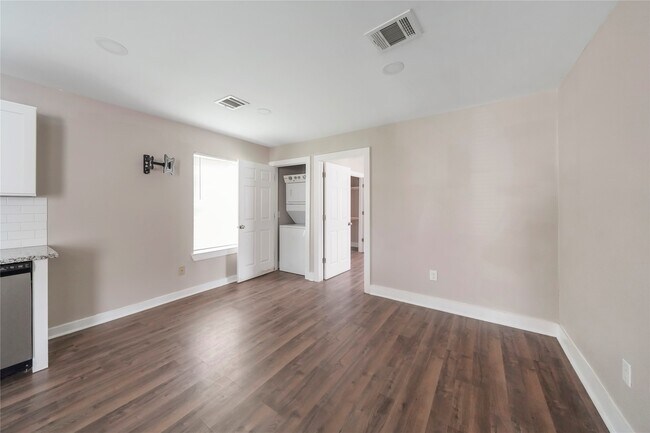 Building Photo - 3820 Lila St