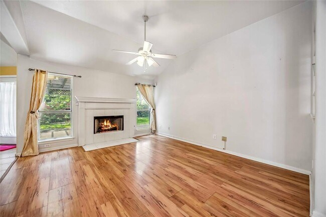 Building Photo - 8830 Sherina Park Dr