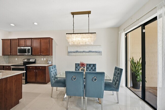 Building Photo - 10415 Wellington Parc Dr