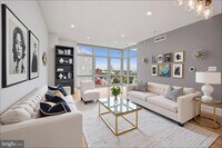 Building Photo - 8220 Crestwood Heights Dr