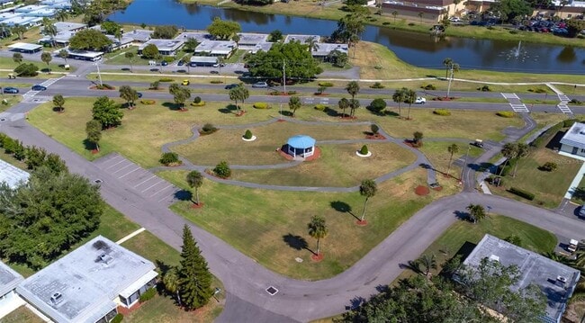 Building Photo - 1801 Bedford Ln