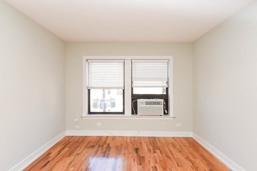 Building Photo - 555 W Arlington Pl