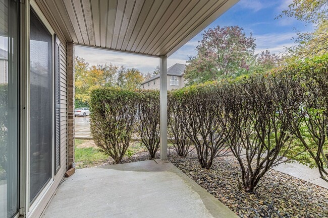 Building Photo - Two bedroom/two bathroom first floor apart...