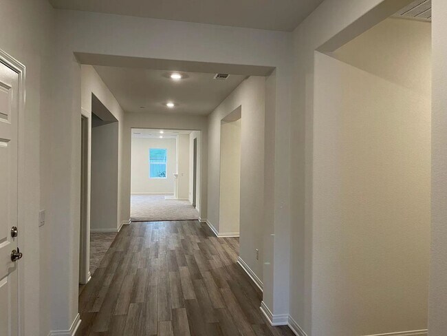 Building Photo - 8277 Country Mile Ln