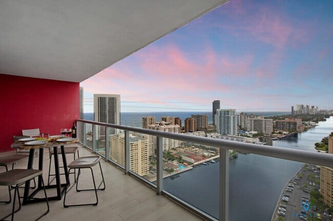 Building Photo - 2600 E Hallandale Beach Blvd