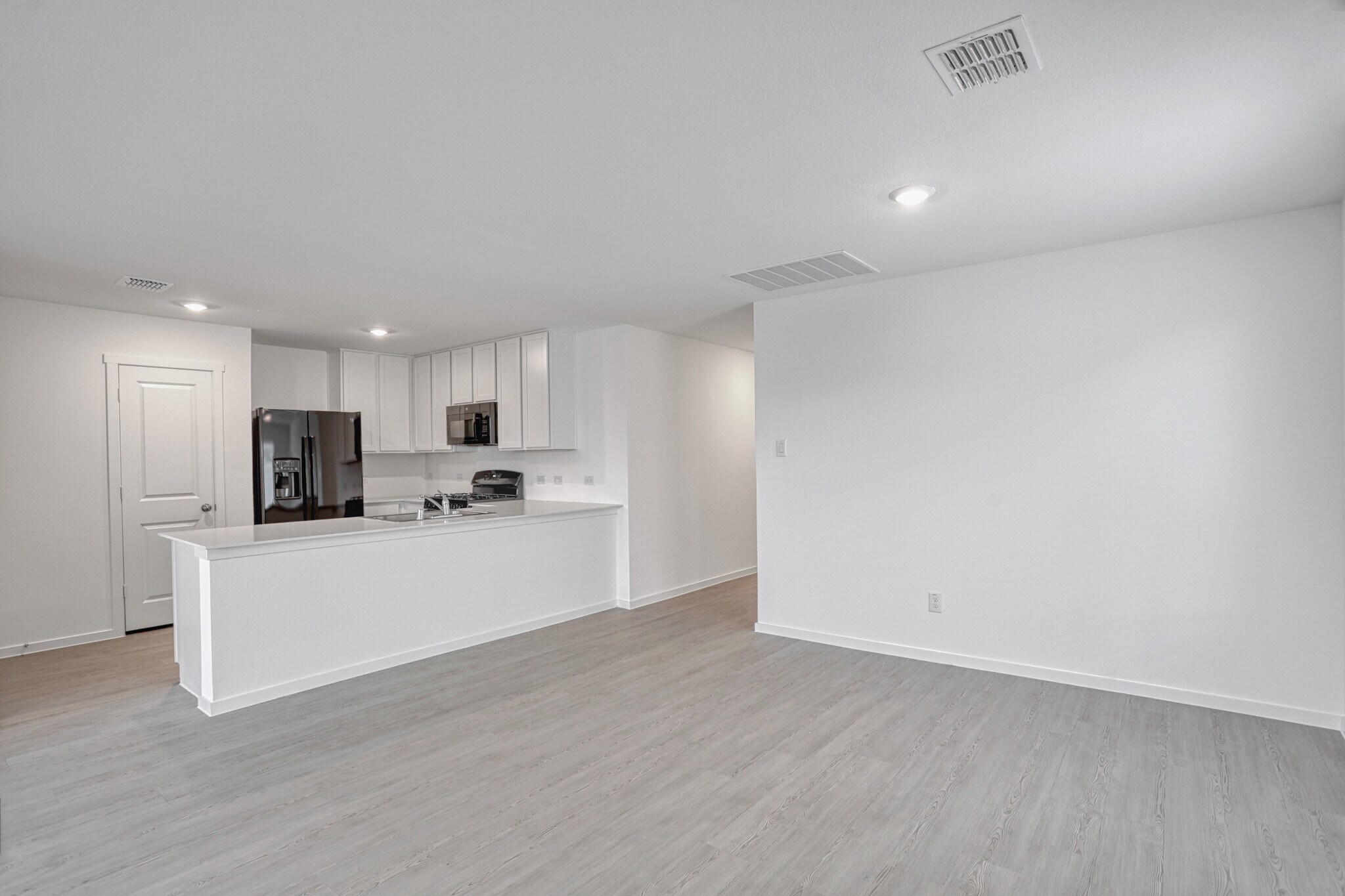 Building Photo - 803 Ginkgo Way
