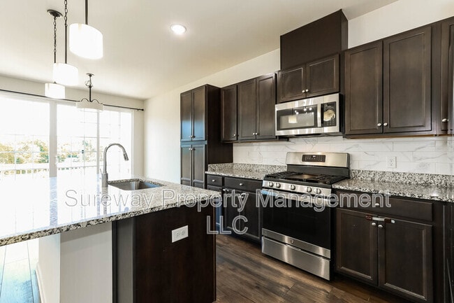 Building Photo - 2503 Charleston Dr
