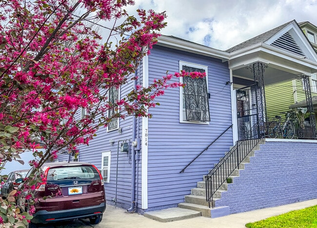 Building Photo - 7814 S Claiborne Ave