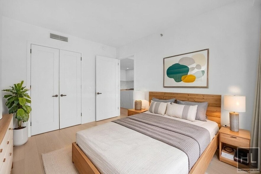 Building Photo - 45th Road