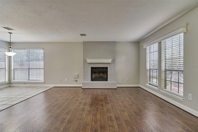 Building Photo - 3 Field Flower Ct