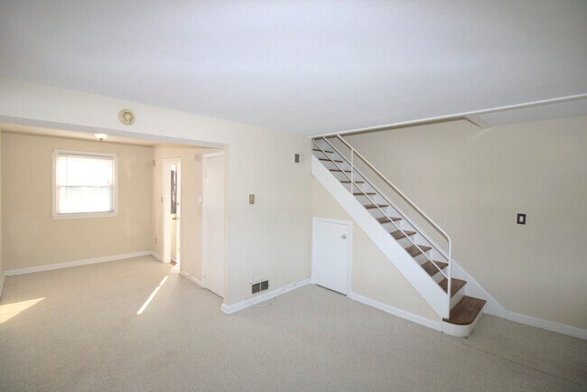 Building Photo - 4001 25th Ave