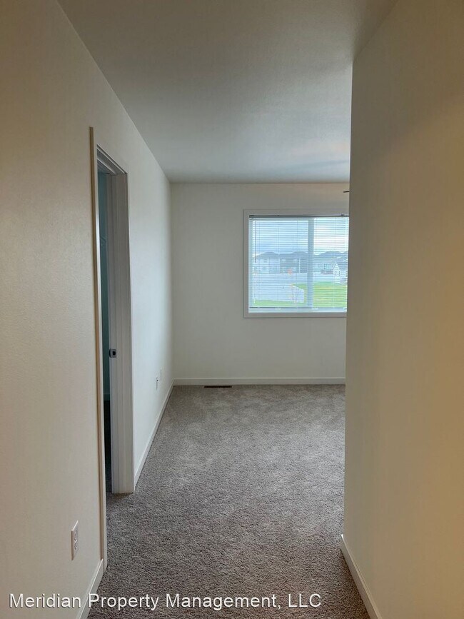 Building Photo - 4 br, 2 bath House - 5551 Lori Lane W