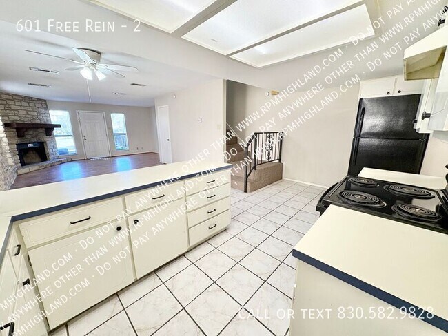 Building Photo - 601 Free Rein